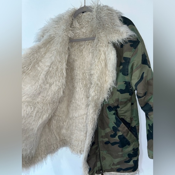 Topshop Camo Faux Fur Lined Jacket - Size: 10 - Picture 10 of 10